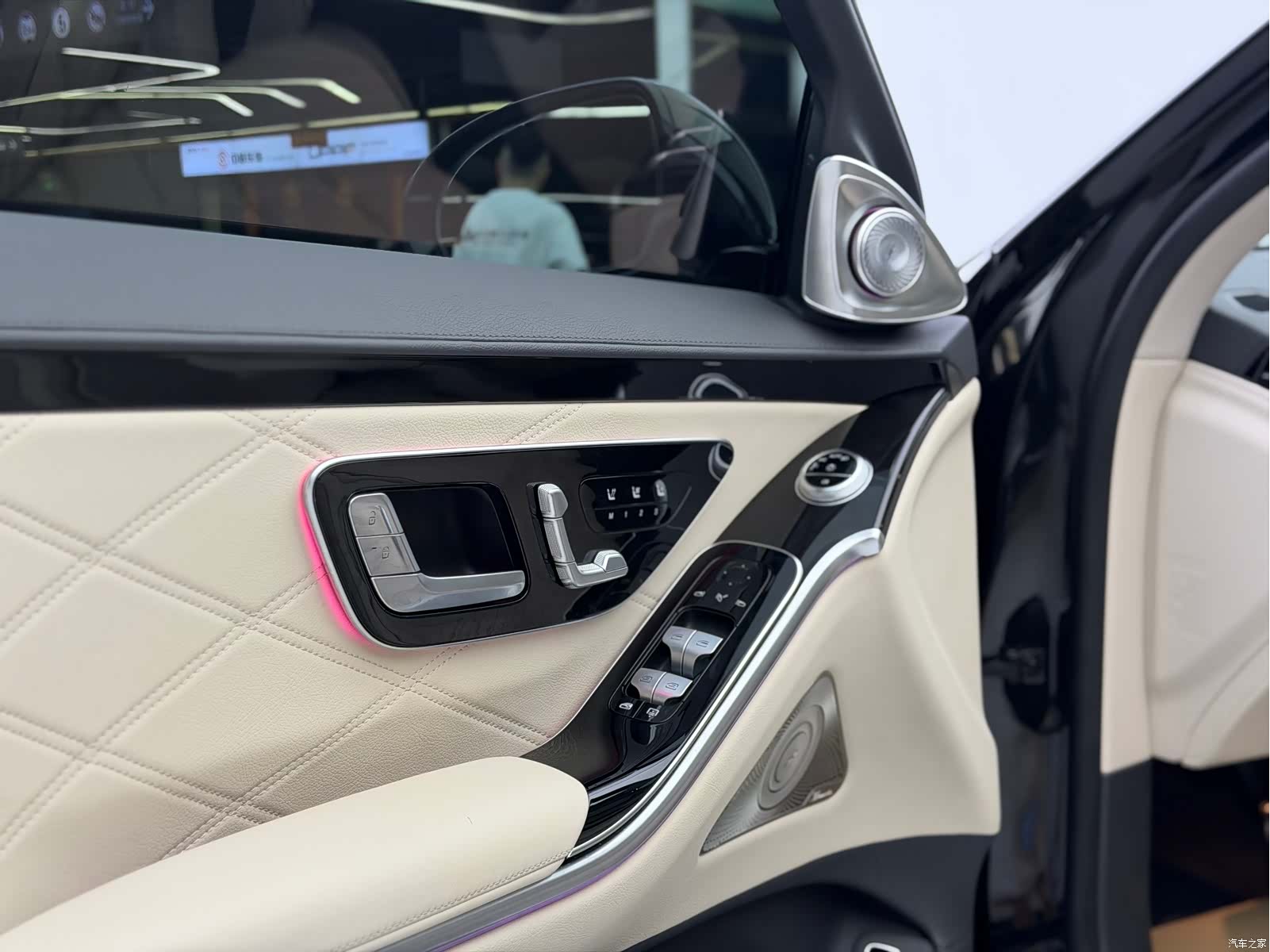 Maybach S-Class, 2023 10