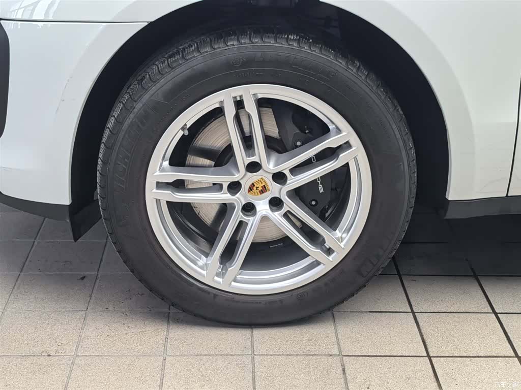 Porsche Macan, 2024 10