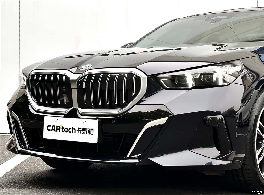 BMW 5 Series, 2024 14