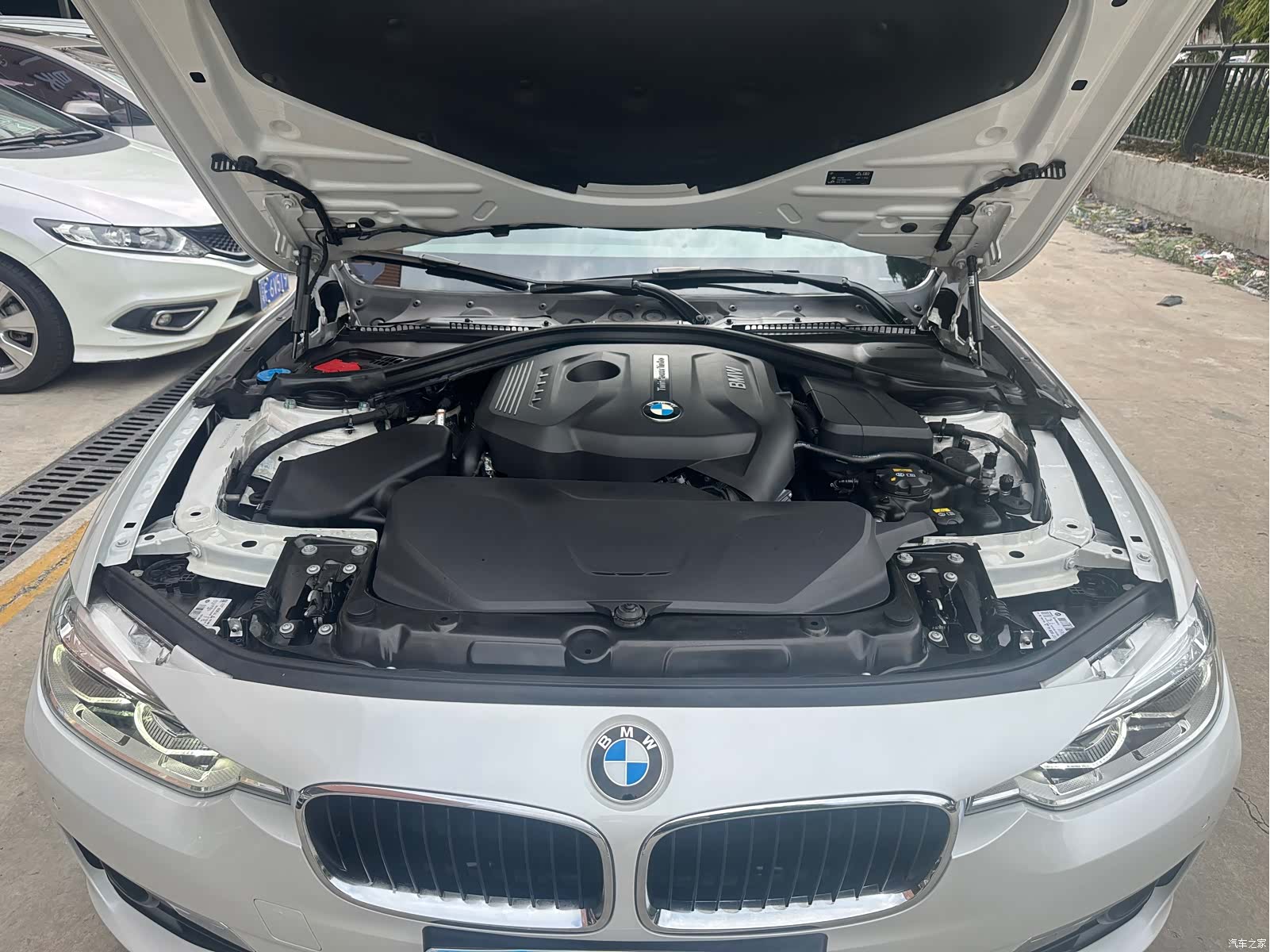 BMW 3 Series, 2017 все фото
