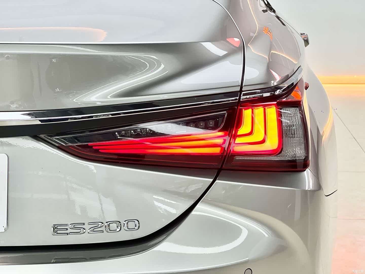 Lexus ES, 2019 17