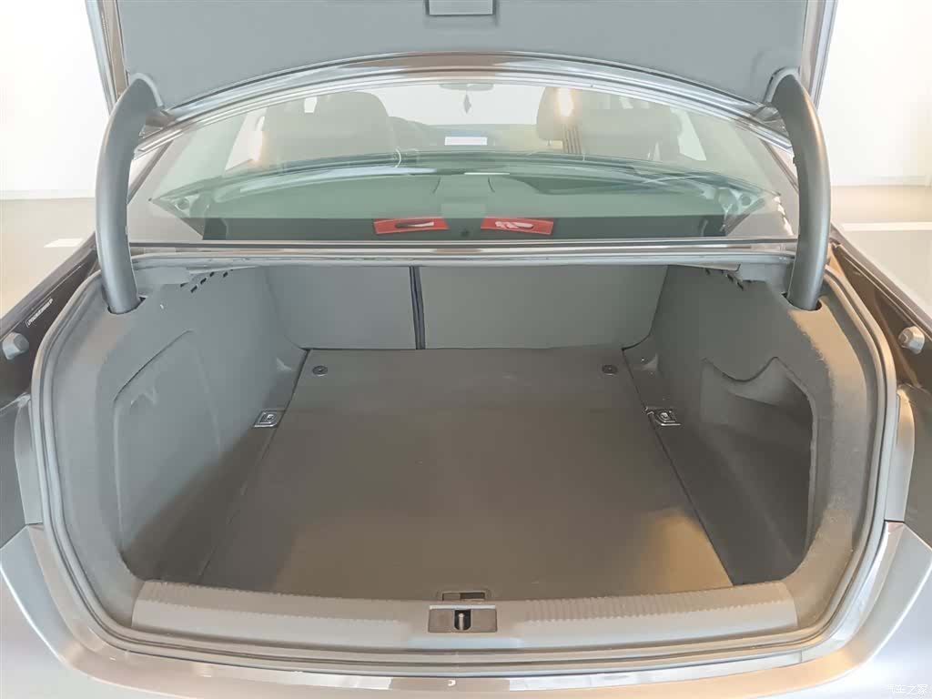 Audi A4L, 2015 8