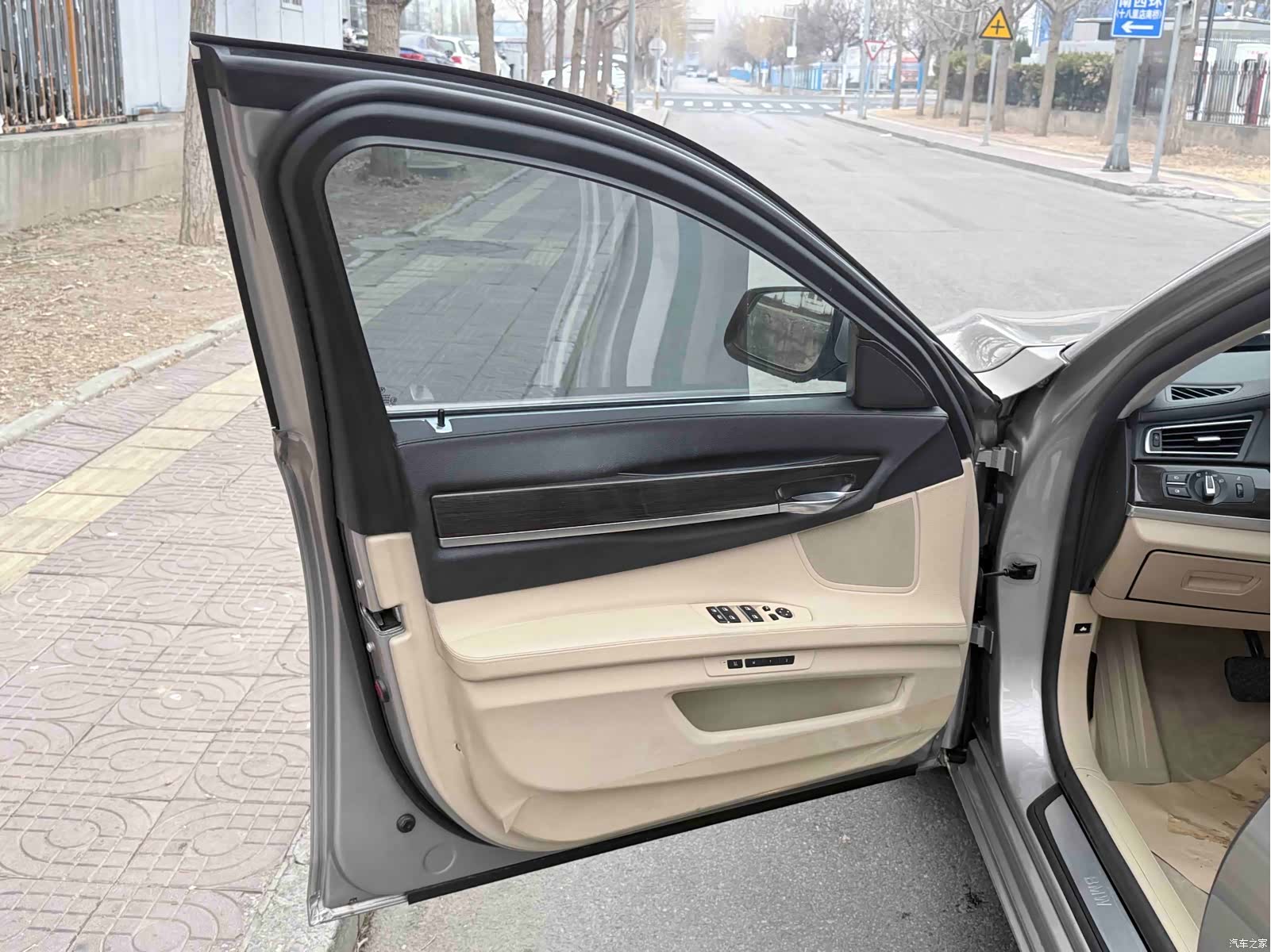 BMW 7 Series, 2012 23