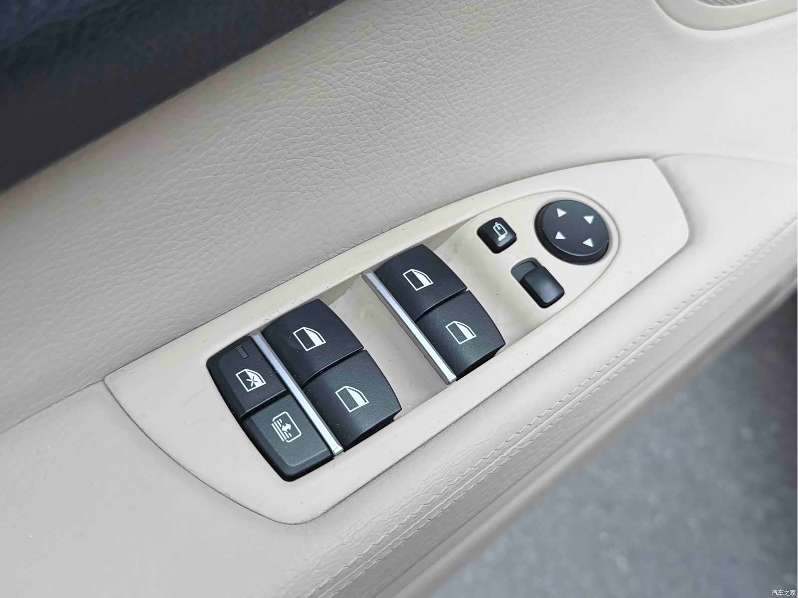 BMW 7 Series, 2012 10