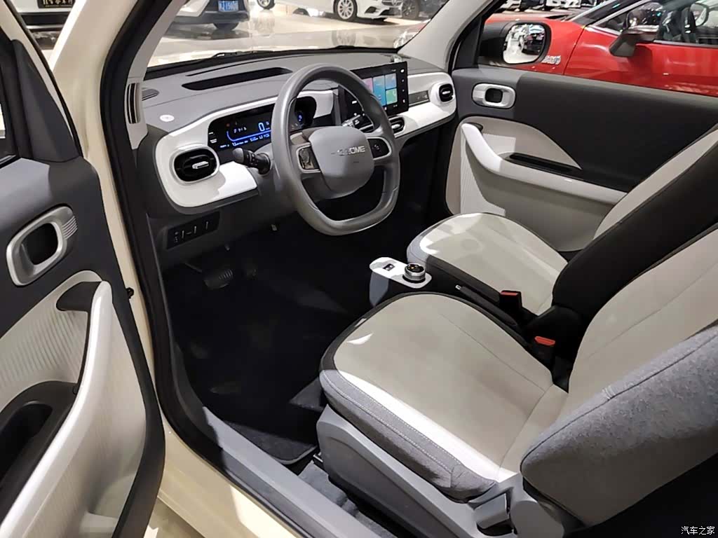 Geely Panda, 2025 16