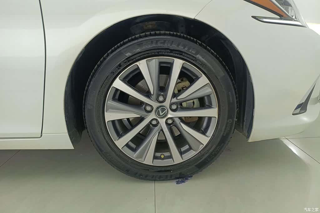 Lexus ES, 2020 6