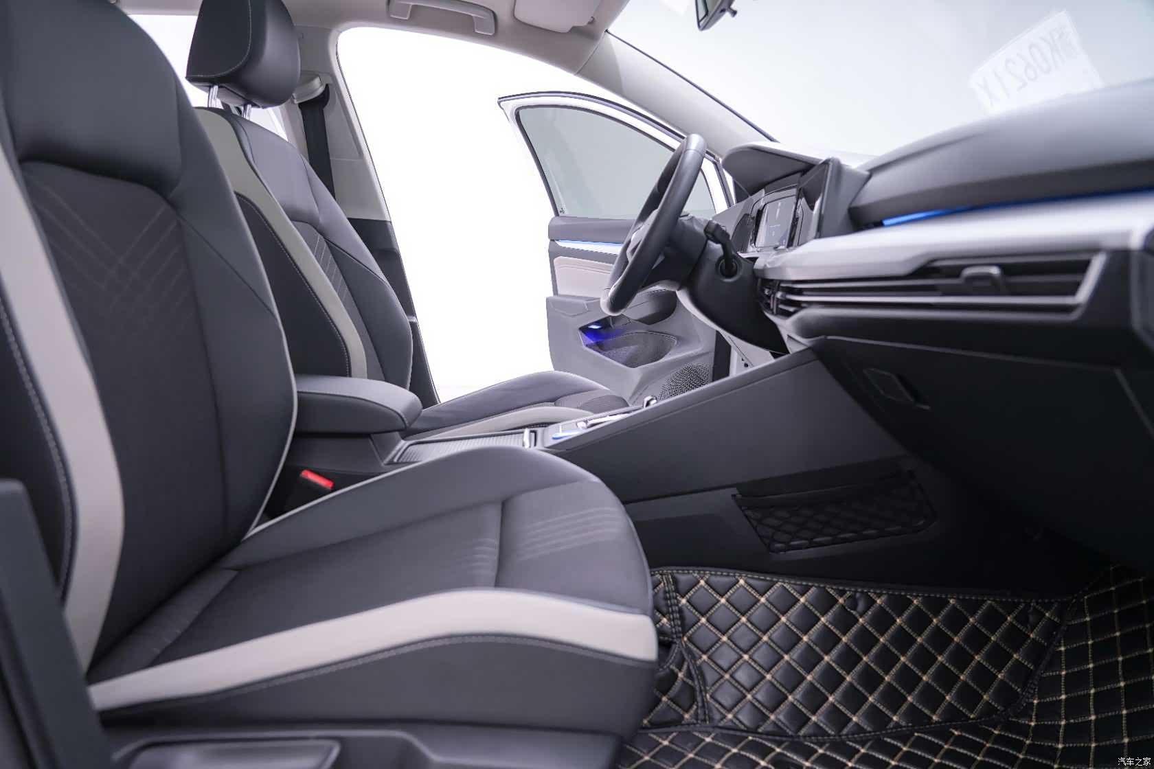 Volkswagen Golf, 2023 19