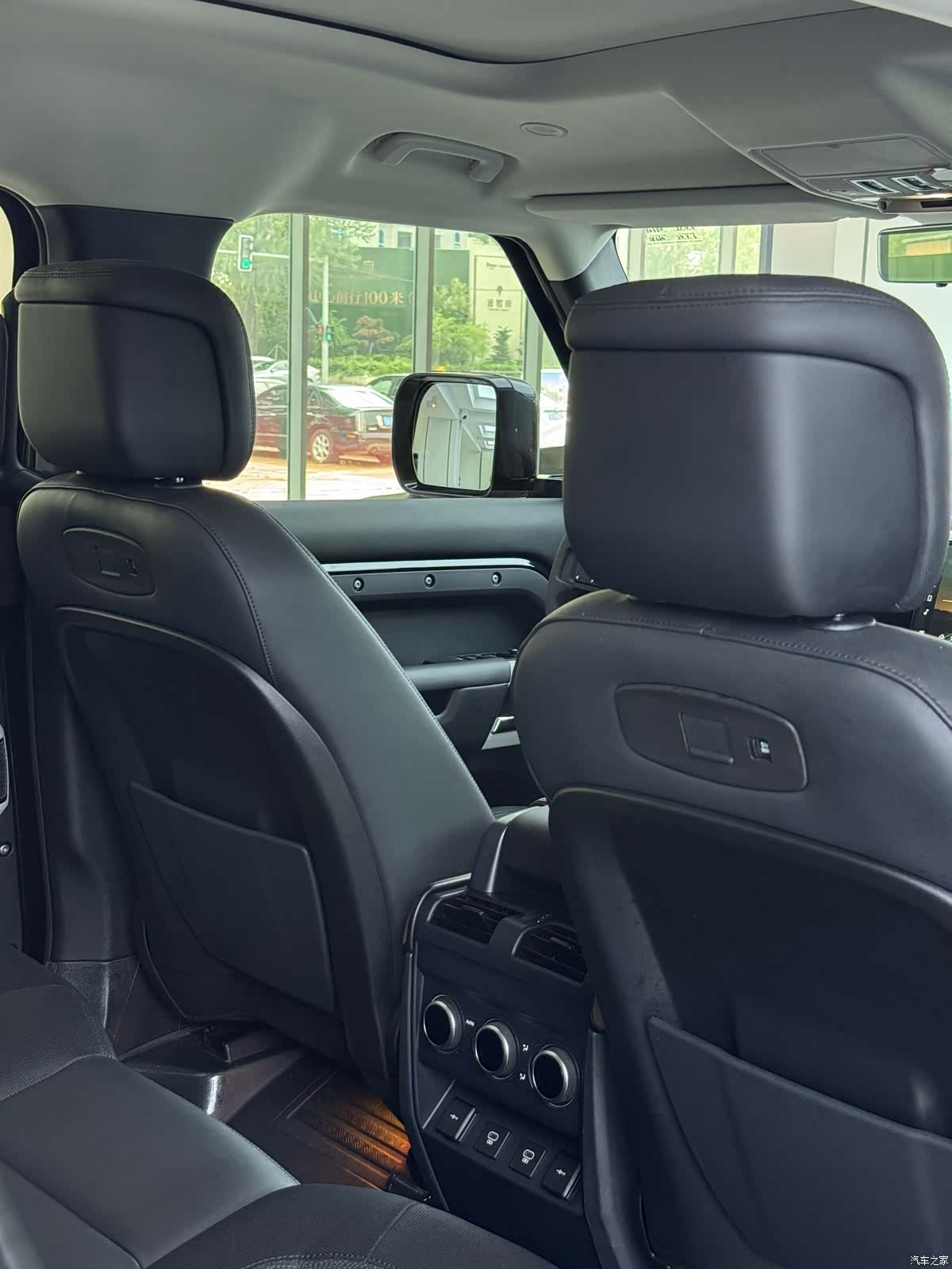 Land Rover Defender, 2022 22