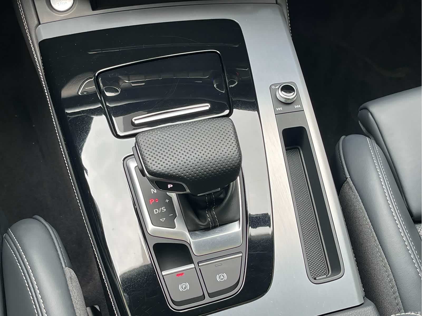 Audi Q5L, 2025 21