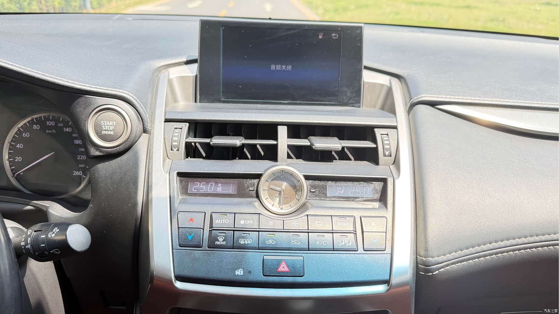 Lexus NX, 2016 14