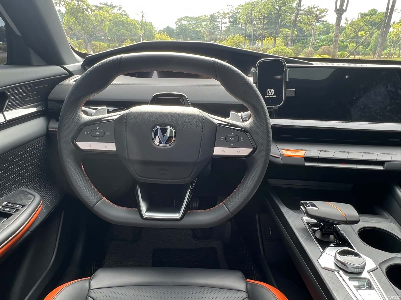 Changan UNI-V, 2025 13