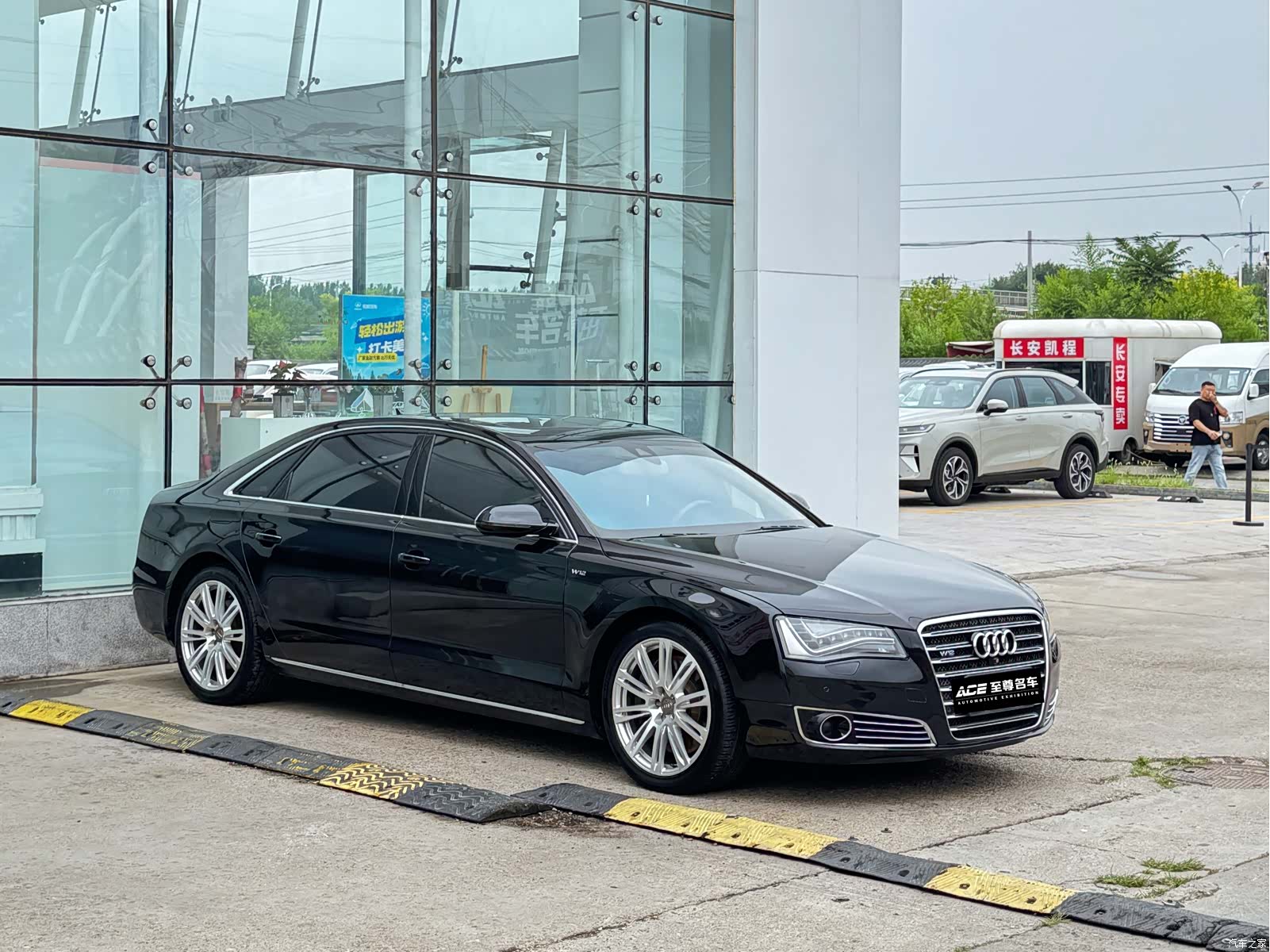 Audi A8L, 2011 3