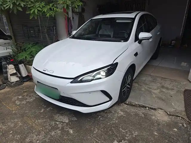 BYD Hai Bao 05 DM-i 2025 — купить из Китая под заказ