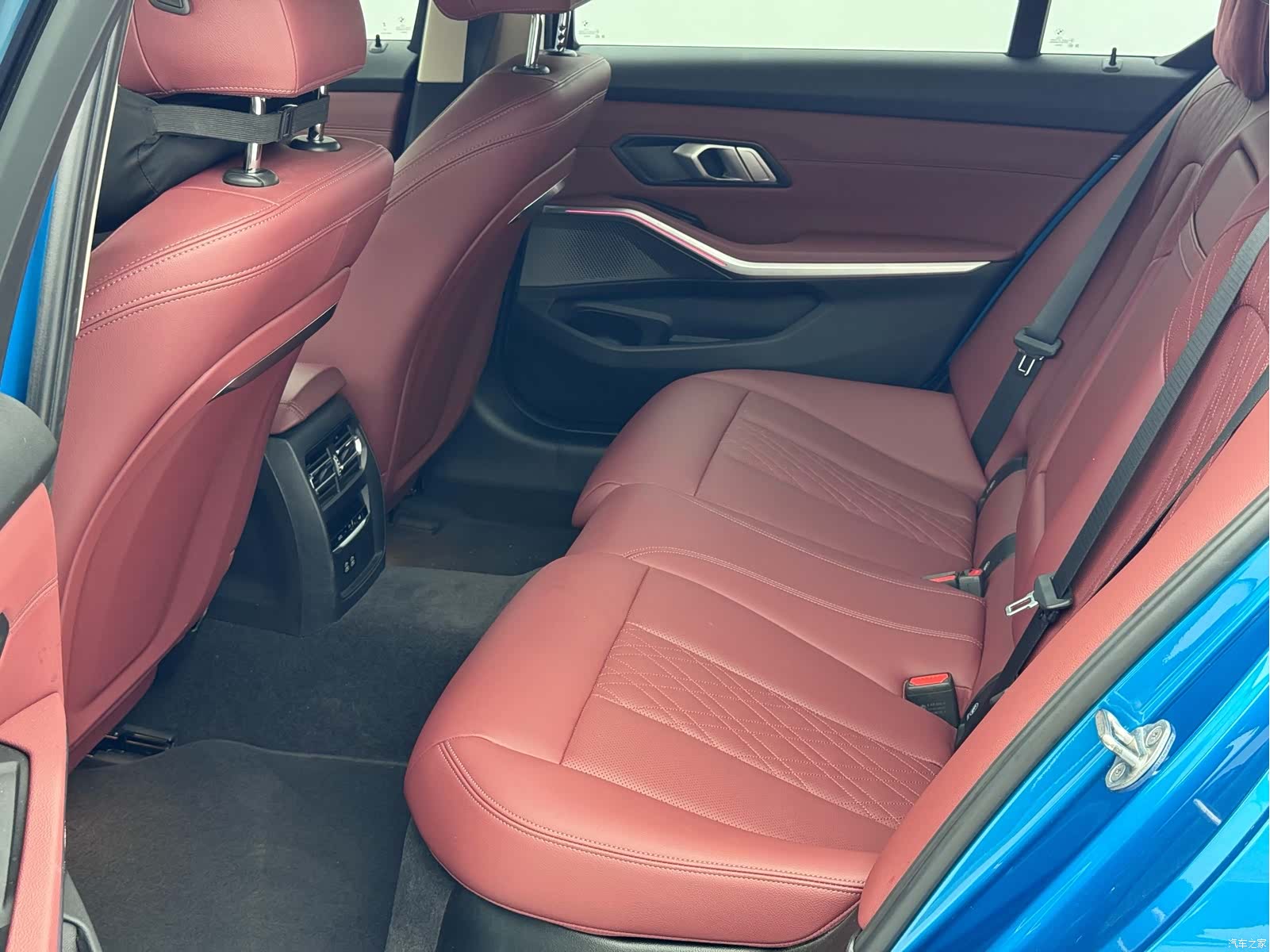 BMW i3, 2023 все фото