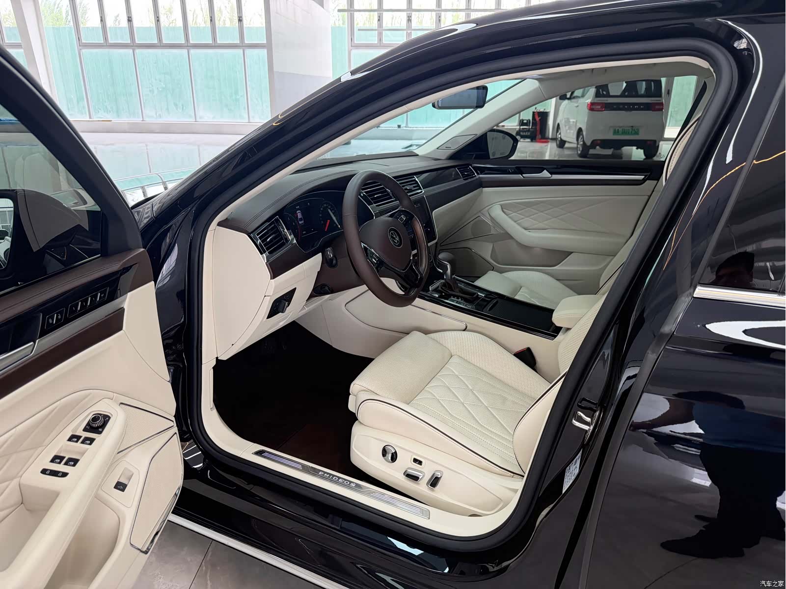 Volkswagen Phideon, 2023 4