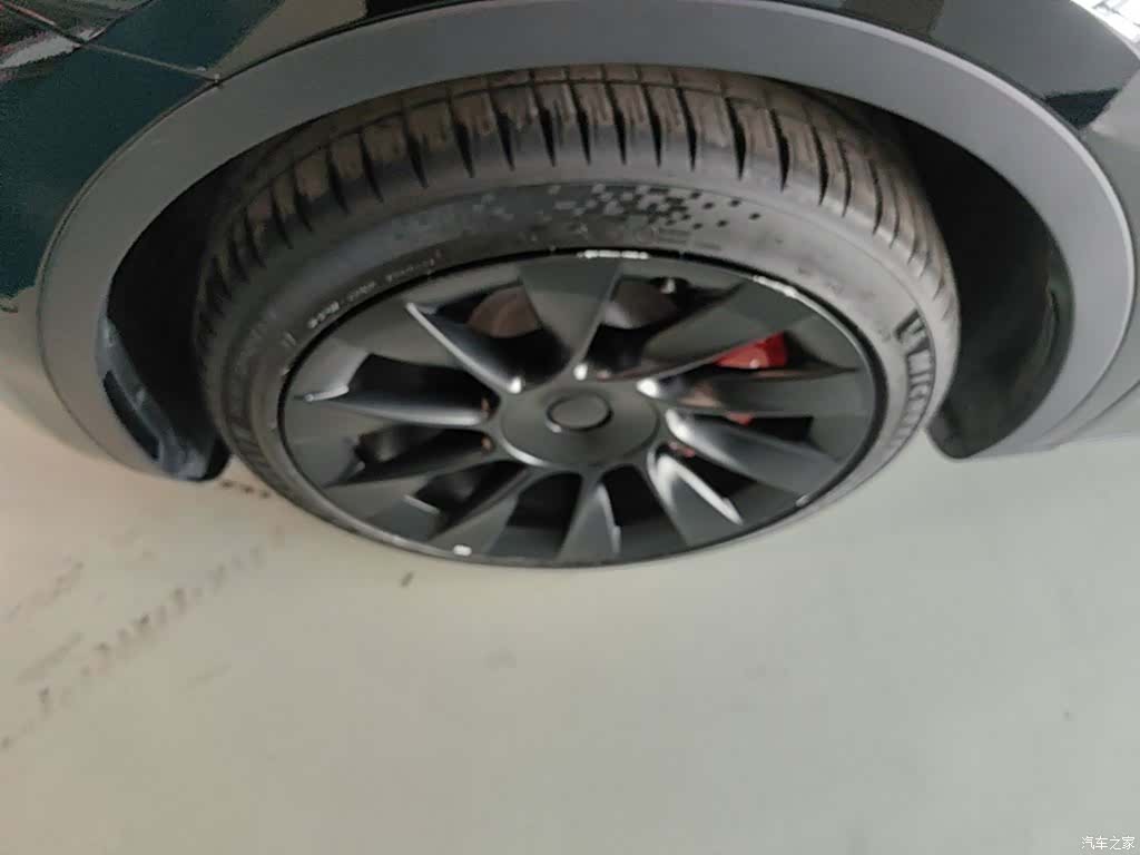 Tesla Model Y, 2022 23