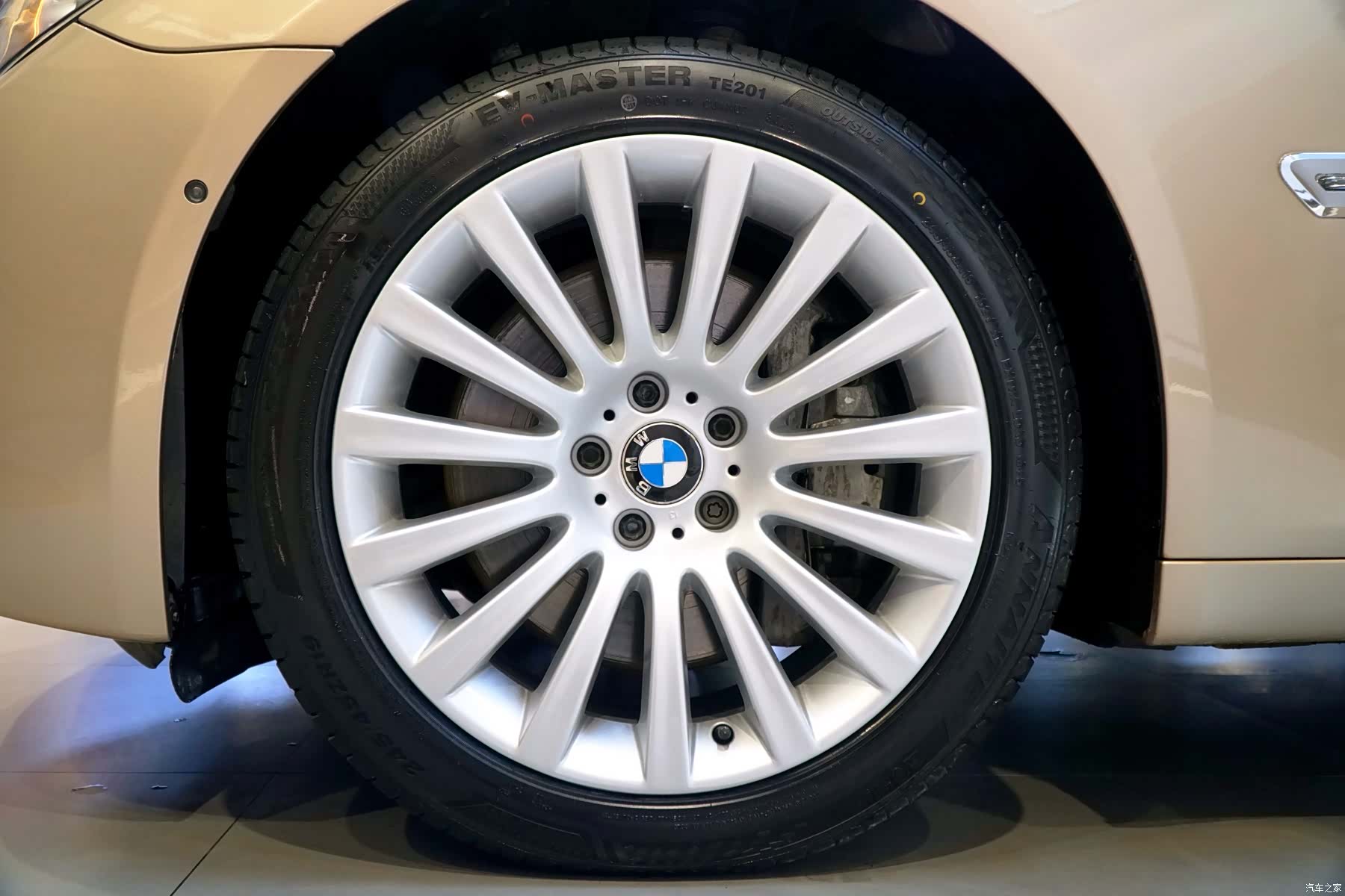 BMW 7 Series, 2012 27