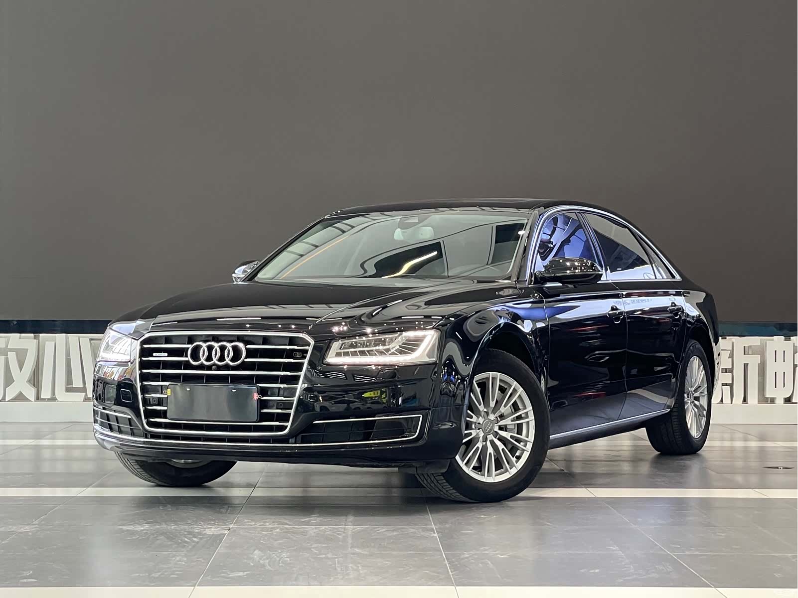 Audi A8L, 2015 1