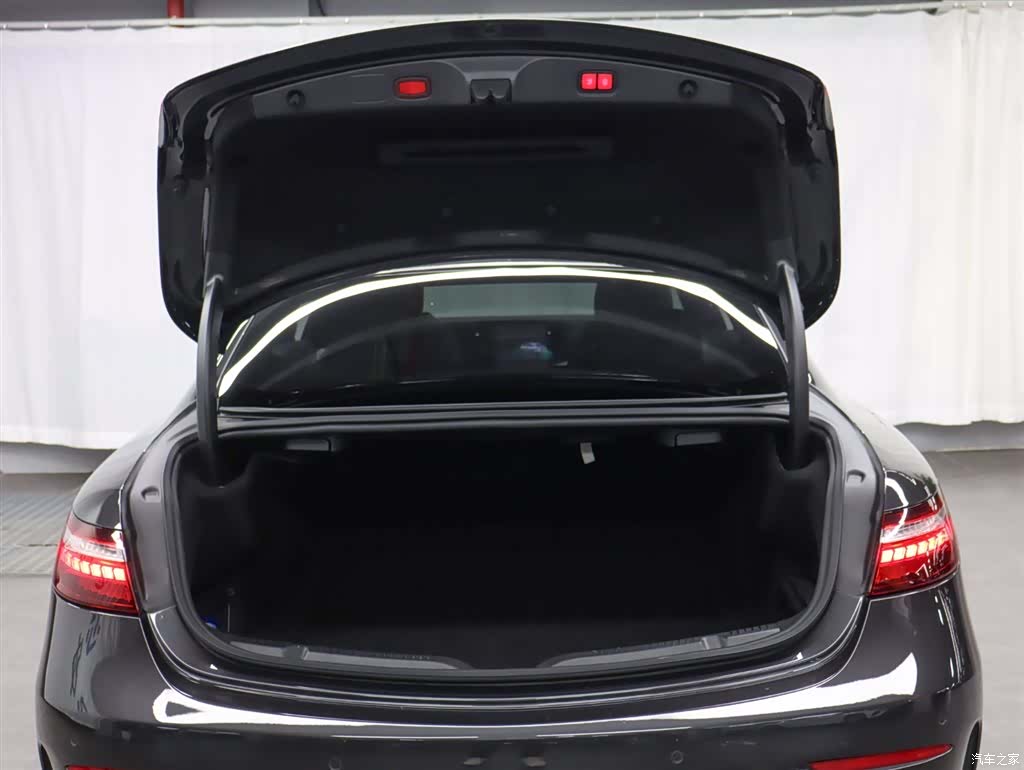Mercedes-Benz E-Class, 2021 32