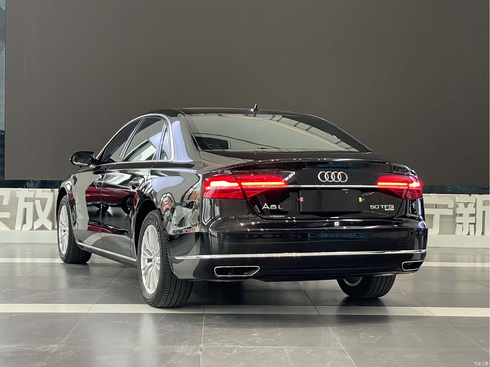 Audi A8L, 2015 4