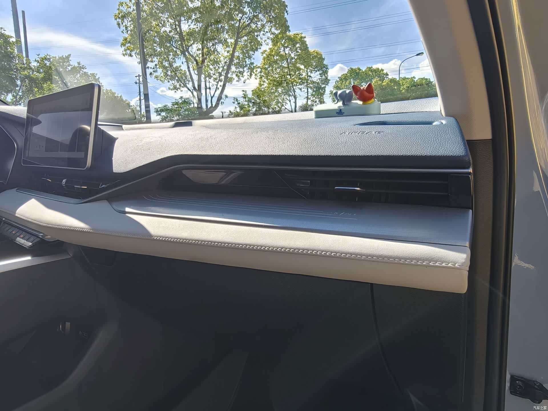 Geely Preface, 2023 27