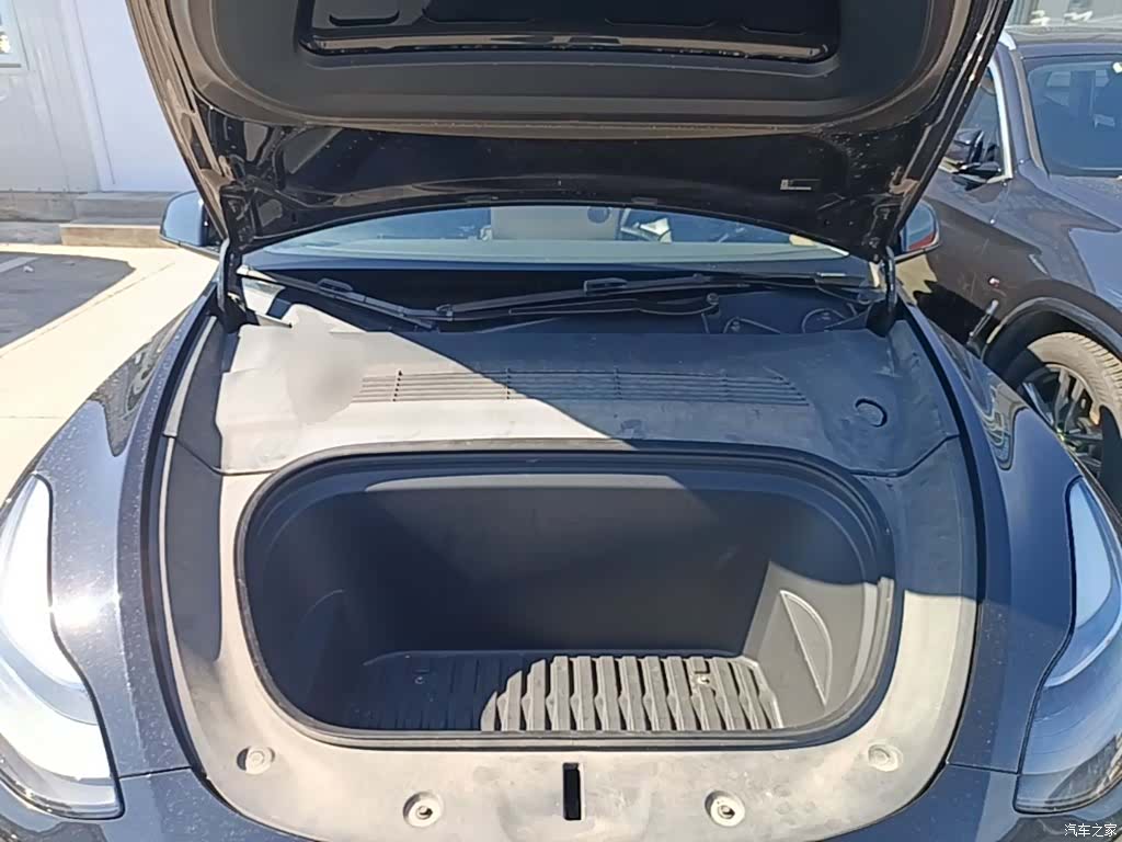 Tesla Model Y, 2022 20