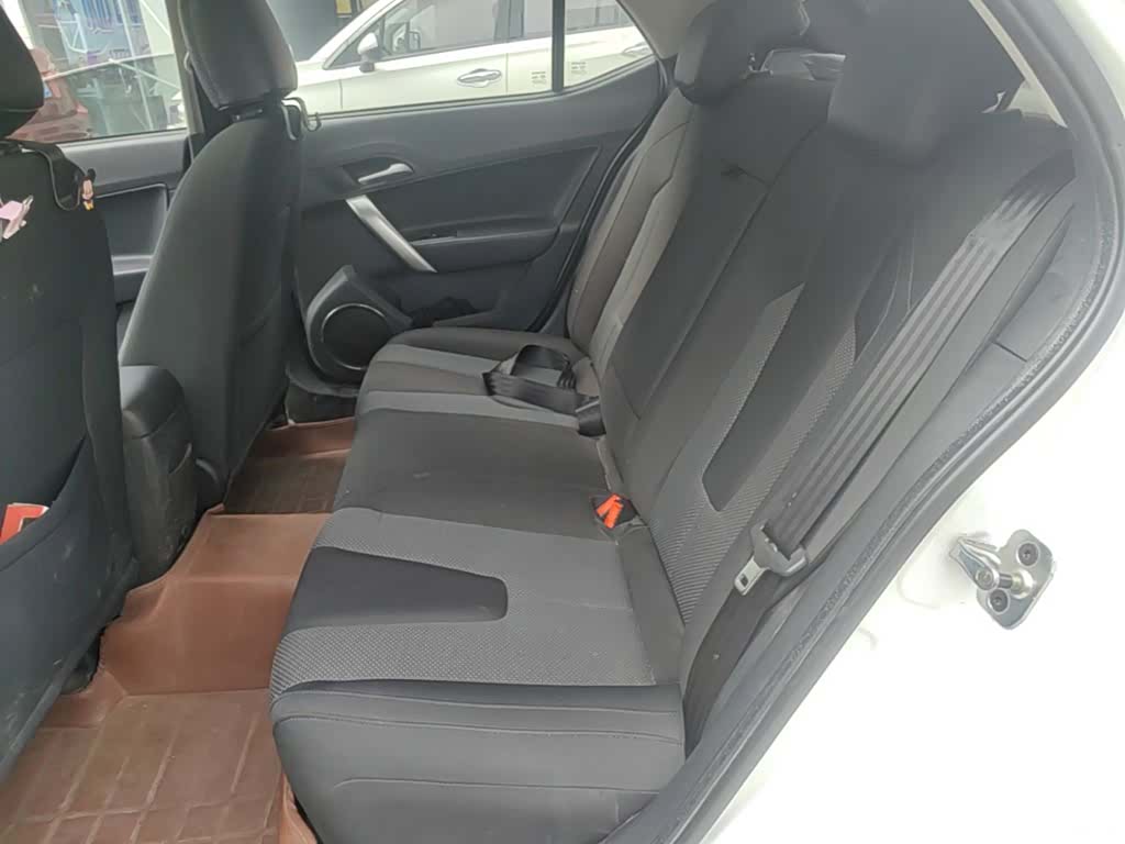 MG MG5, 2015 10