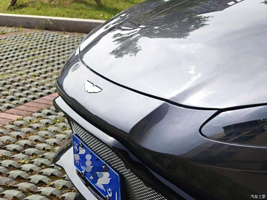 Aston Martin Vantage, 2019 4