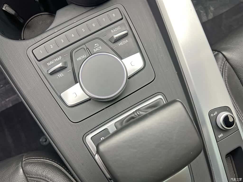 Audi A4L, 2018 18