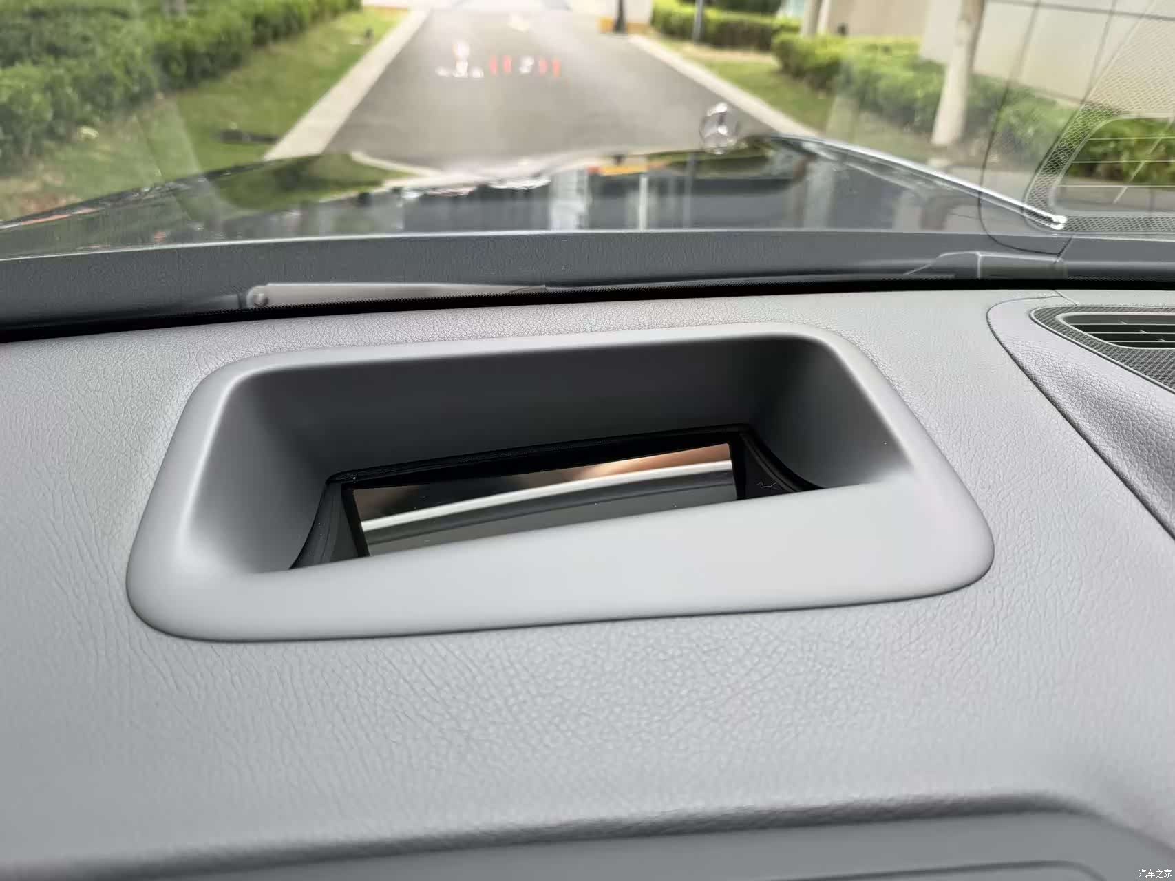 Maybach S-Class, 2023 10
