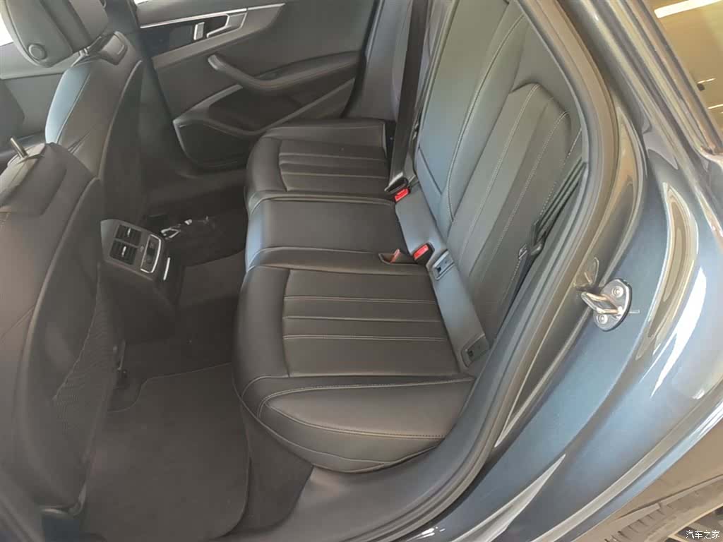 Audi A4L, 2024 17