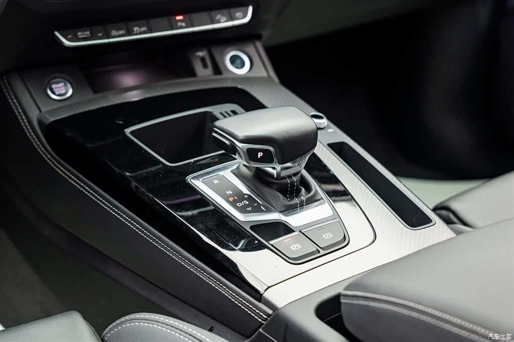 Audi Q5L, 2022 14