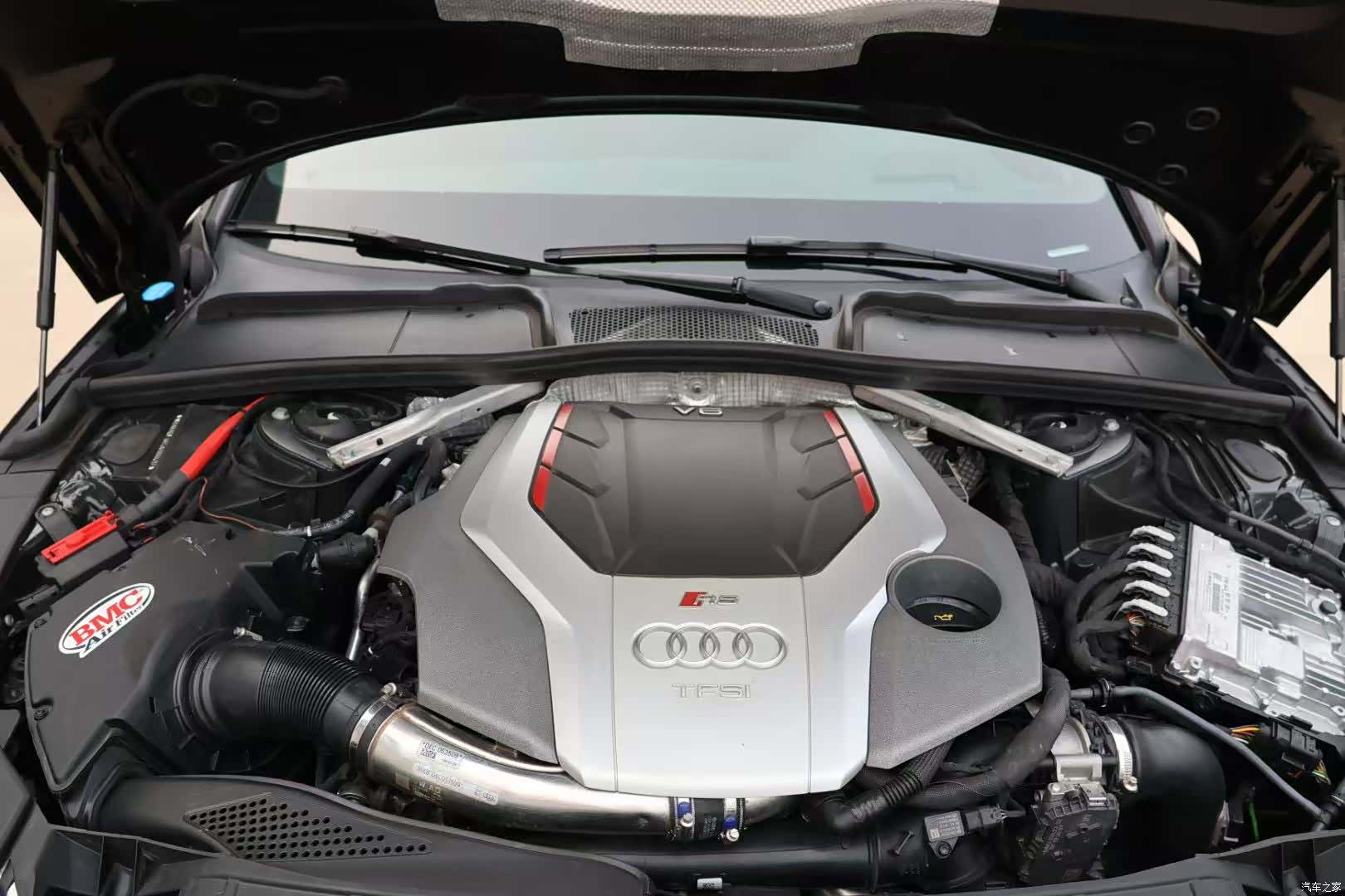 Audi RS4, 2025 4