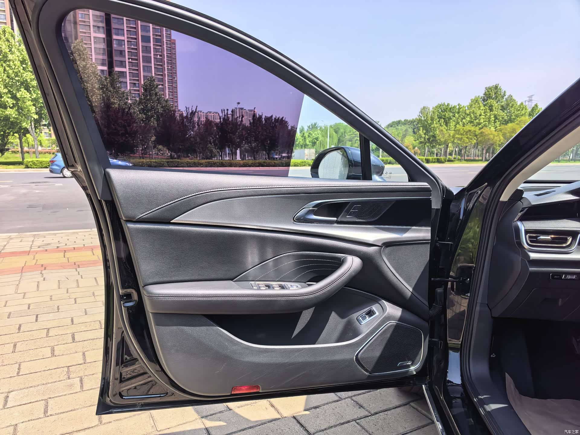 Hongqi H5, 2023 7