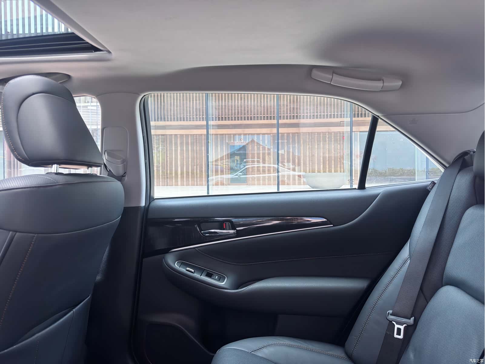 Toyota Crown, 2016 22