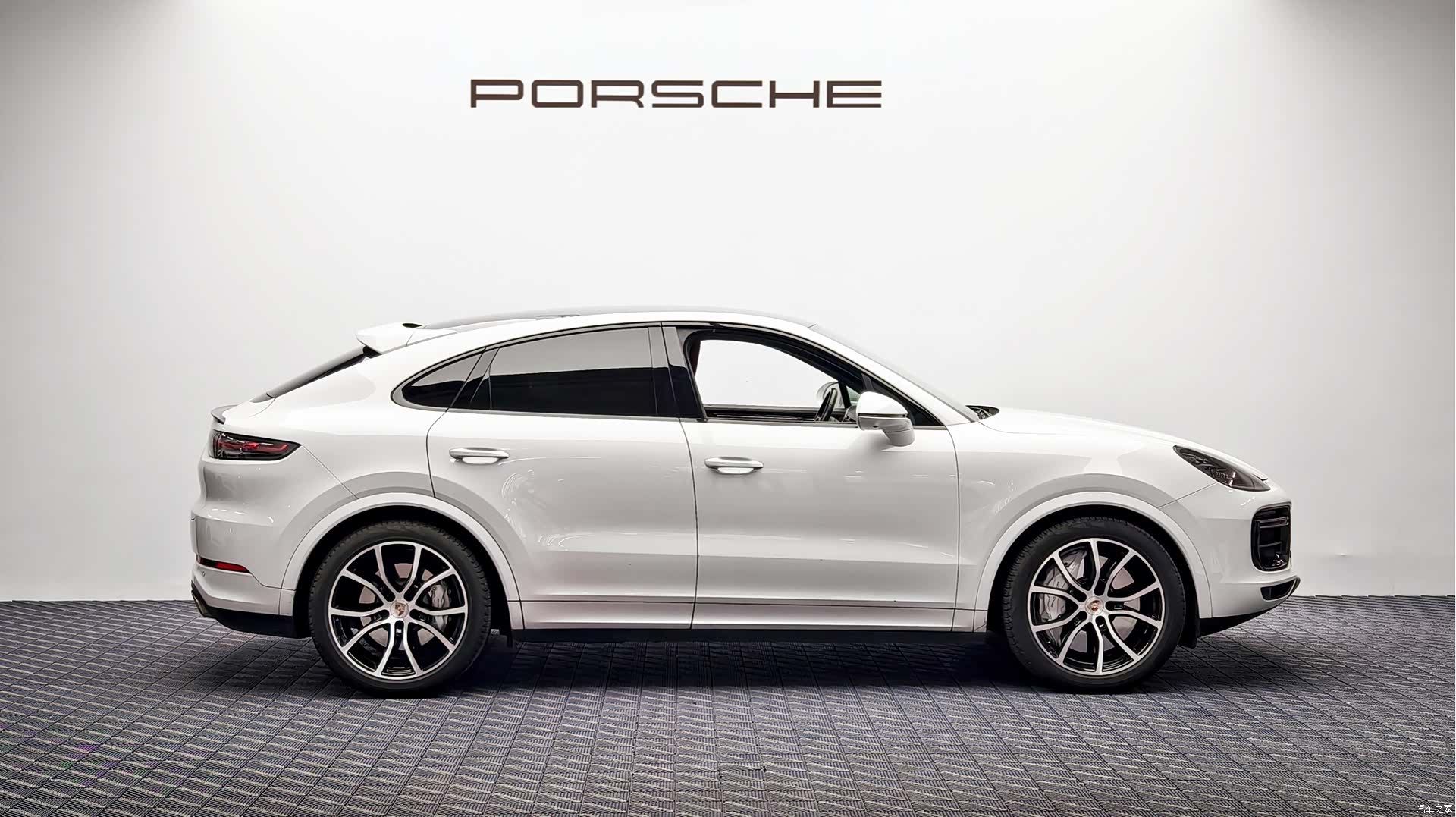 Cayenne Coupé, 2020 8