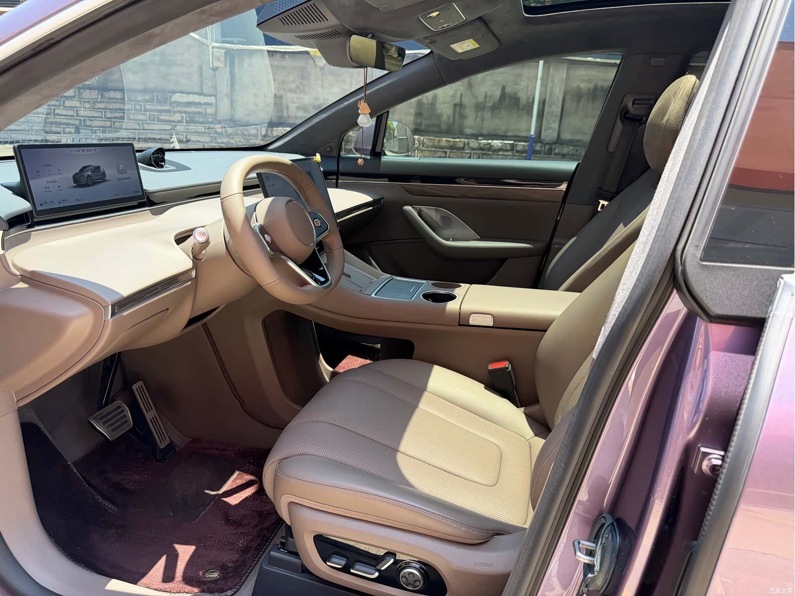 Luxeed R7, 2025 4