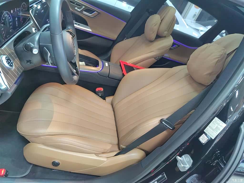 Mercedes-Benz E-Class, 2024 11
