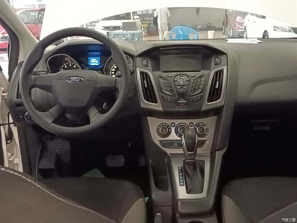 Ford Focus, 2015 10