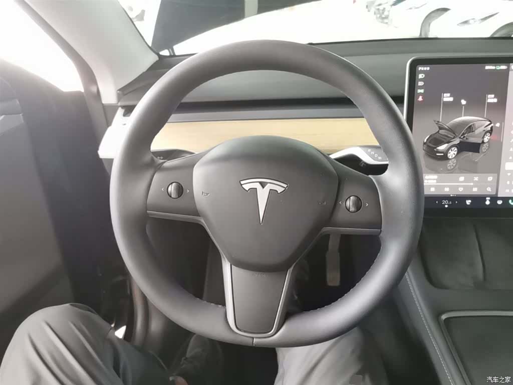 Tesla Model Y, 2023 11