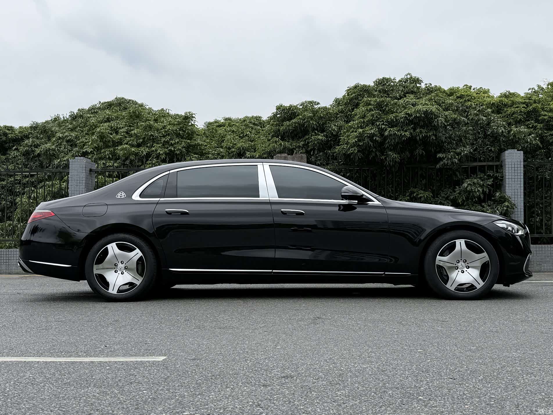 Maybach S-Class, 2022 все фото