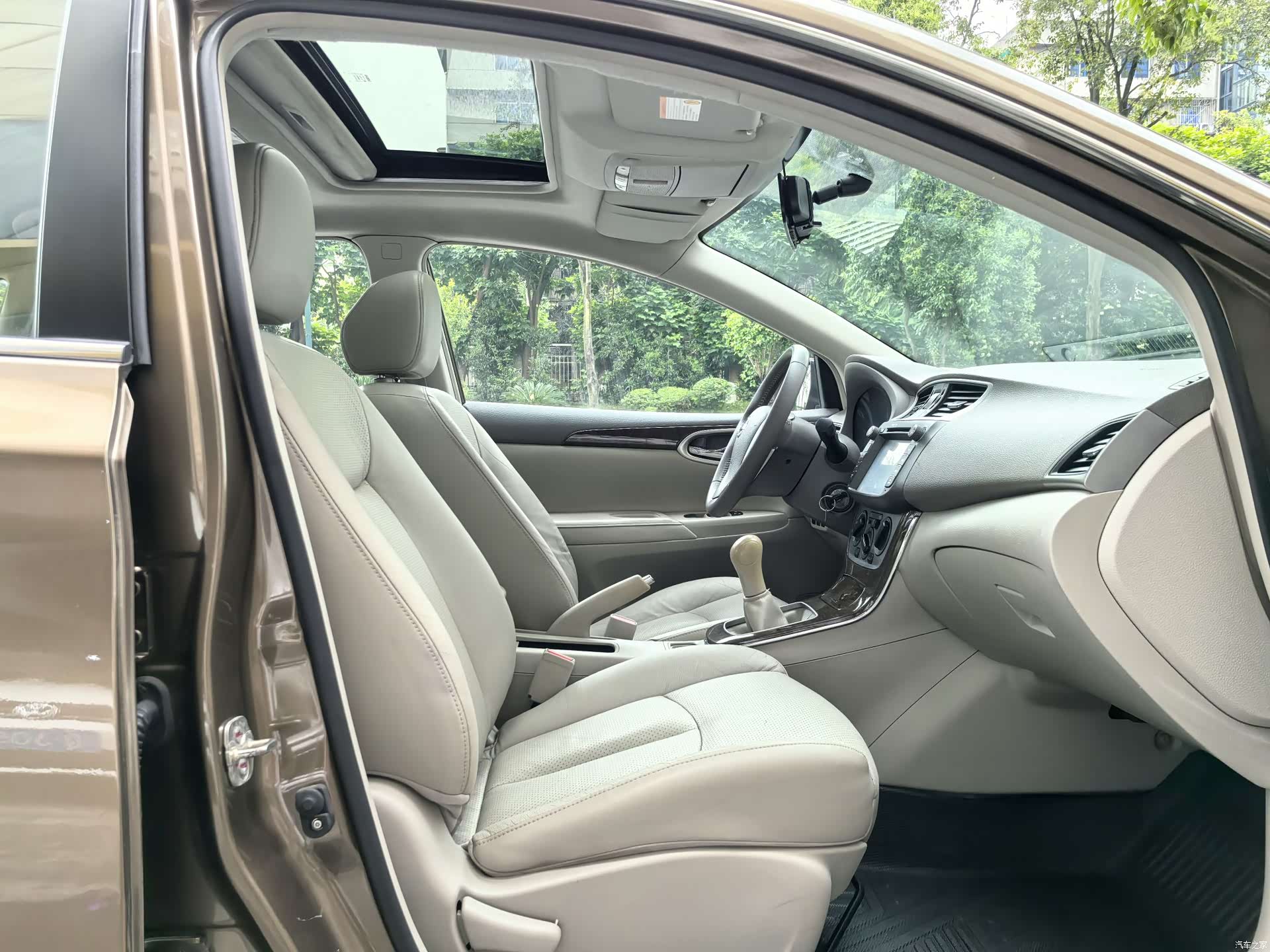 Nissan Sylphy, 2013 16