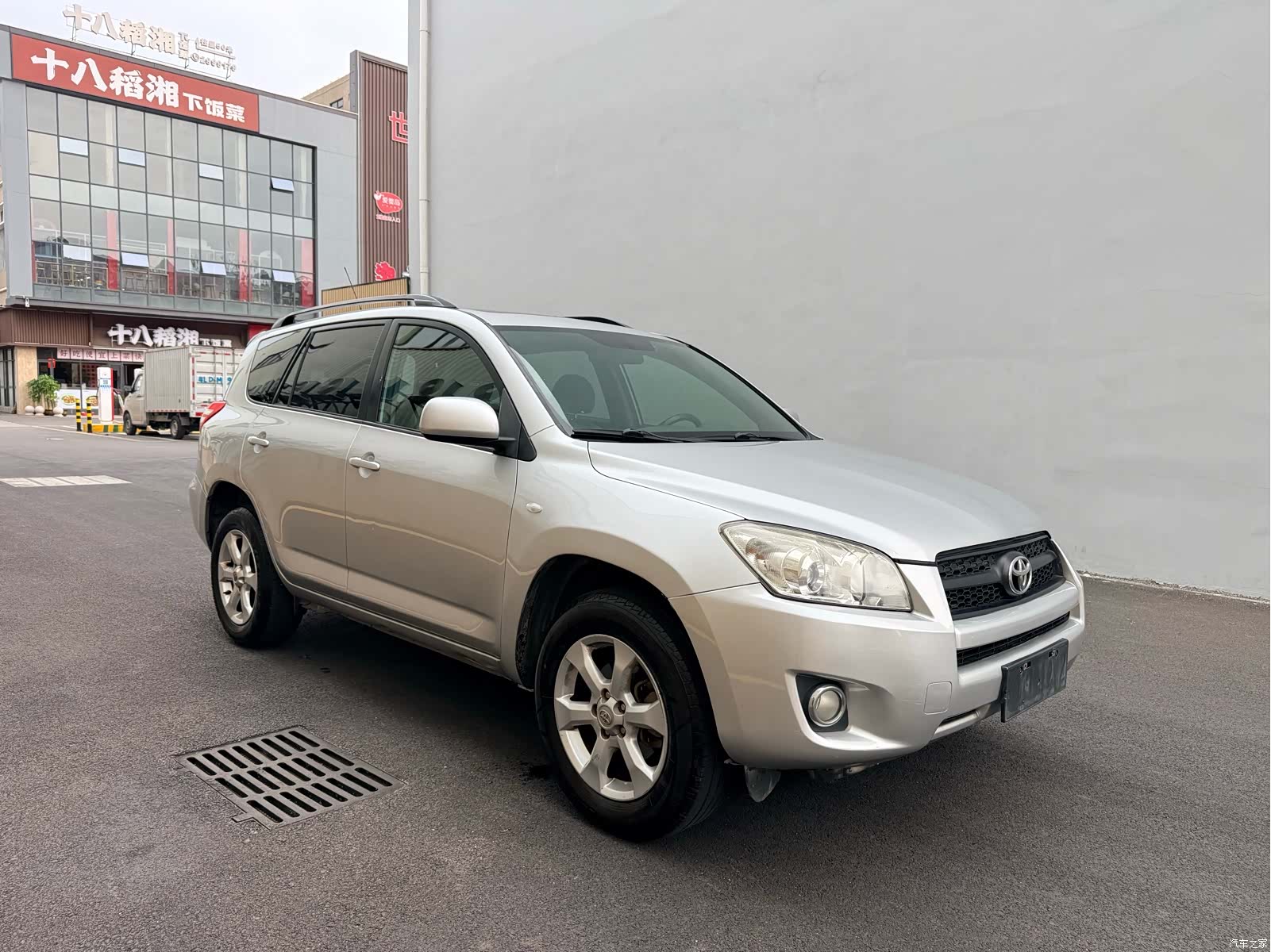 Toyota RAV4, 2011 3