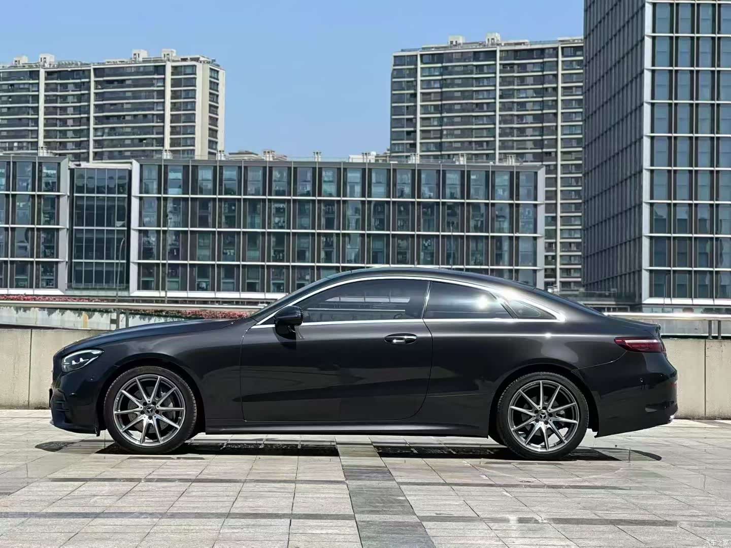 Mercedes-Benz E-Class, 2023 4