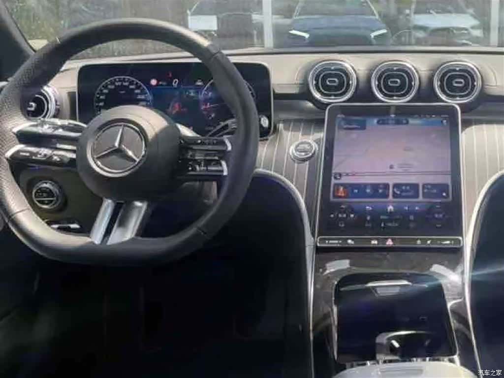 Mercedes-Benz C-Class, 2024 3