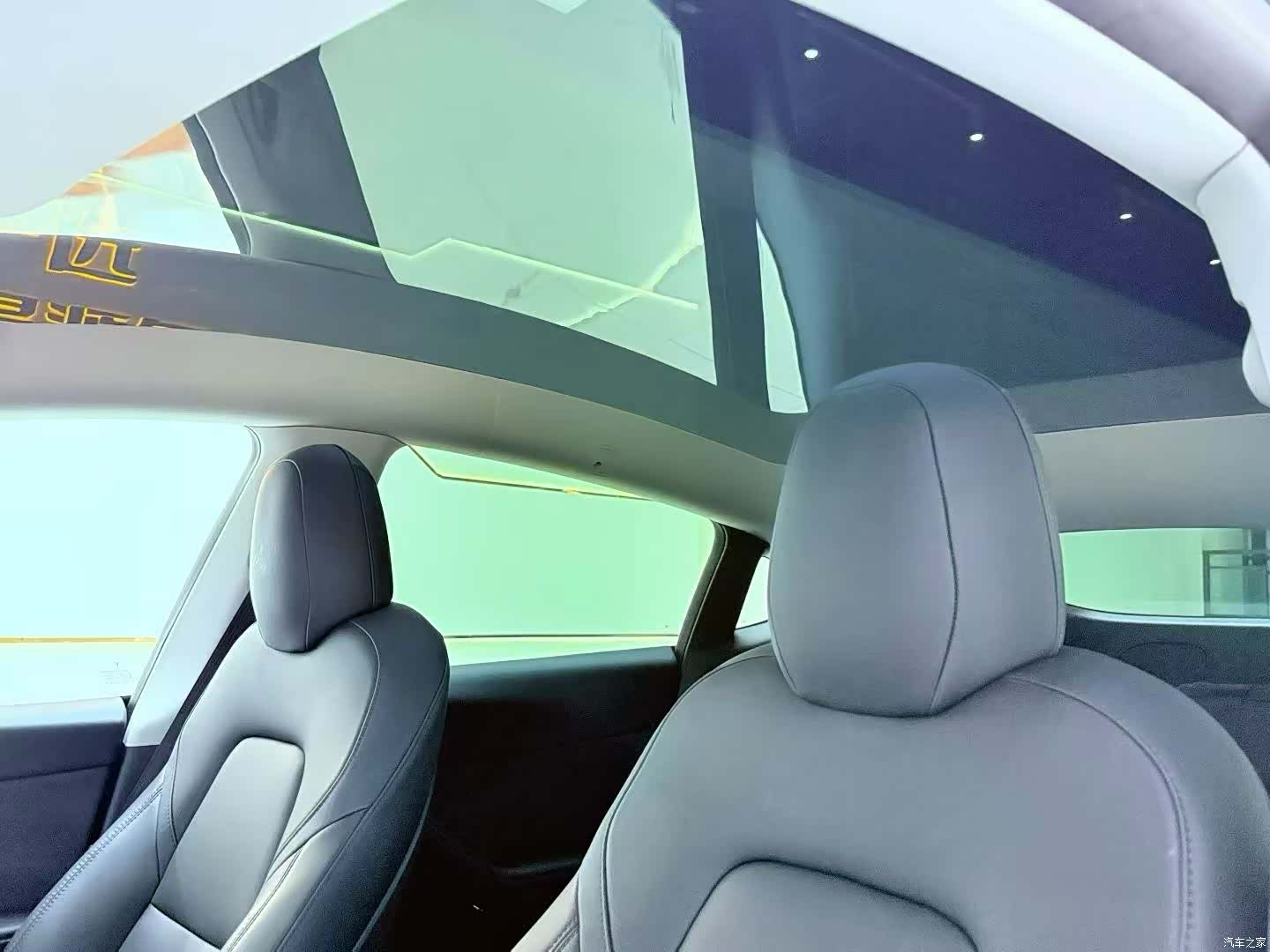 Tesla Model Y, 2022 10