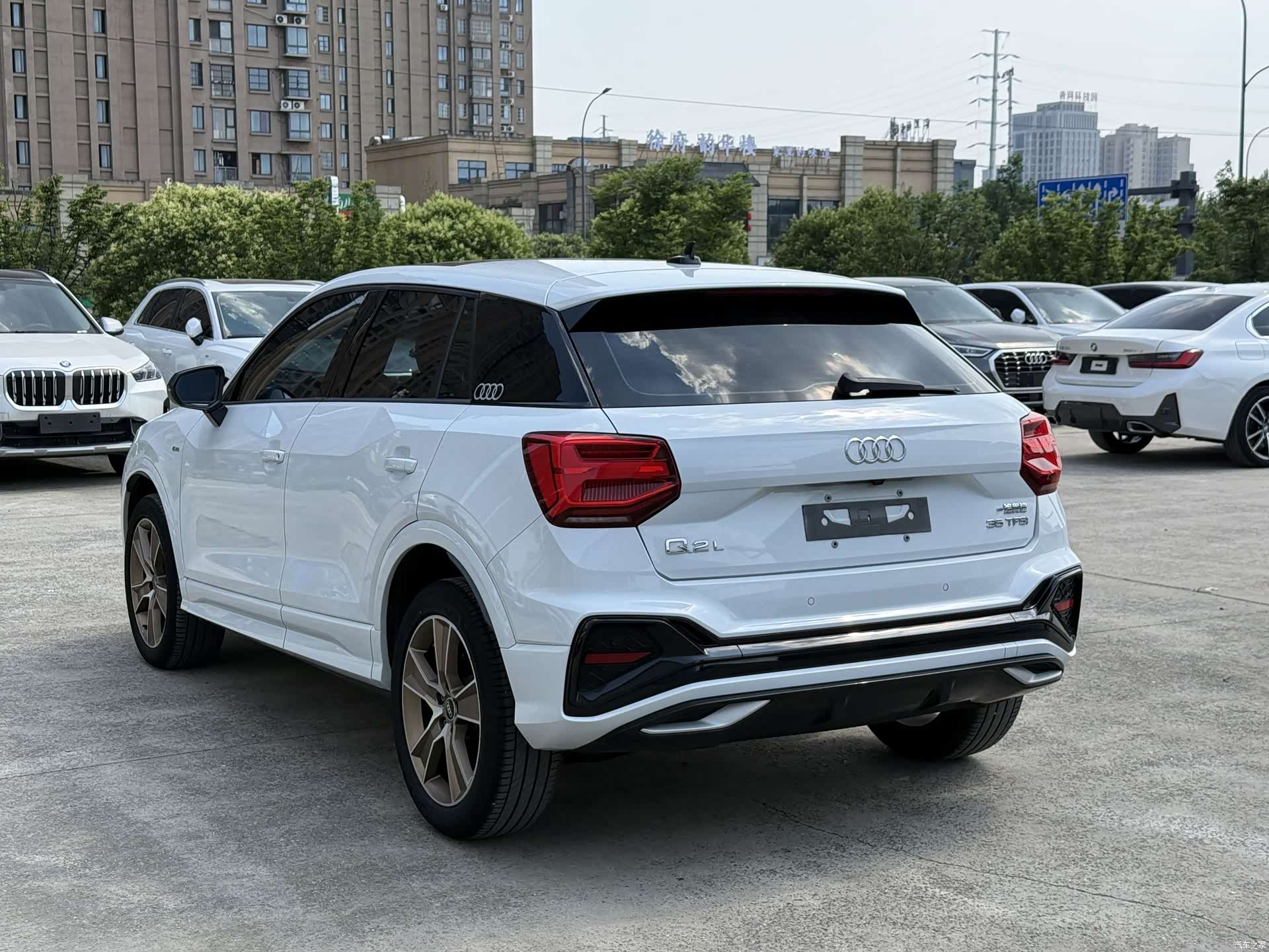 Audi Q2L, 2023 7