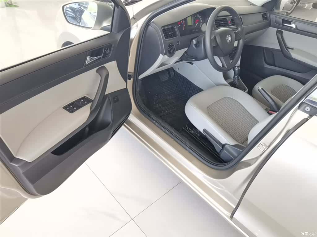 Skoda Rapid, 2016 16