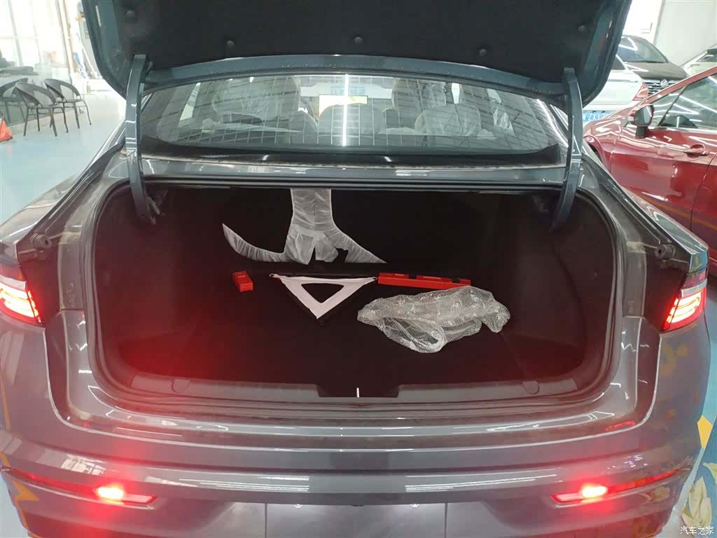 Geely Preface, 2025 19