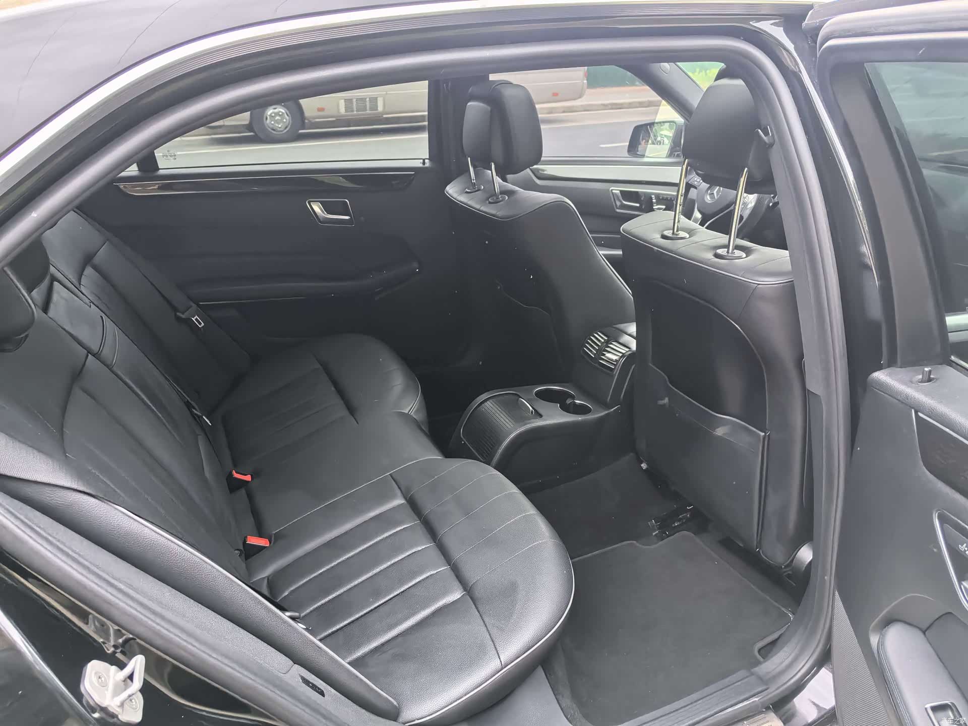 Mercedes-Benz E-Class, 2015 6